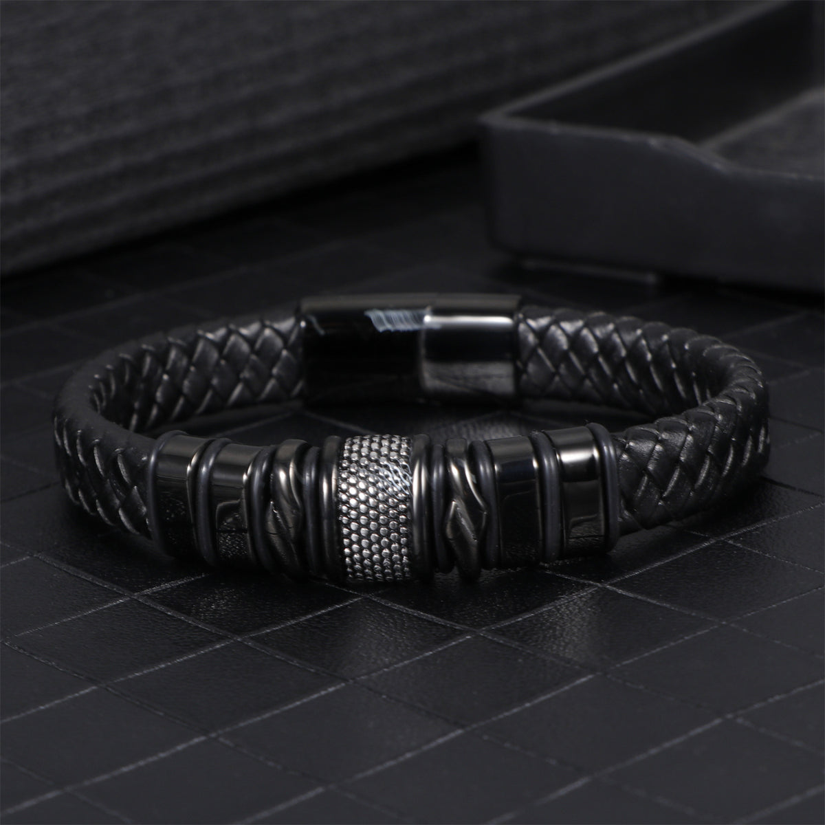 Pulsera de Cuero Trenzado con Cierre Magnético para Hombre - vista 4