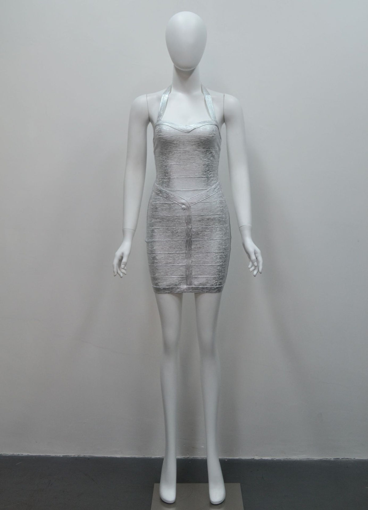 Minivestido Ajustado con Cuello Halter para Mujer - vista 3