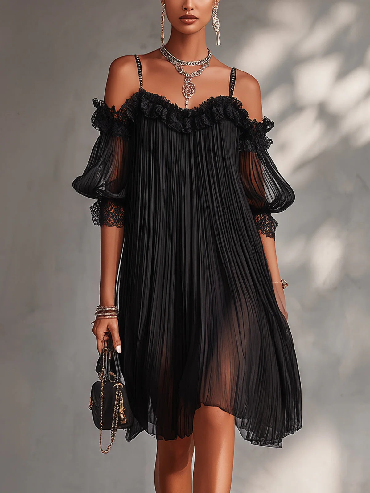 Robe mini noire en dentelle à dos ouvert pour femme