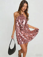 Robe de soirée à sequins, col licou et coupe ajustée