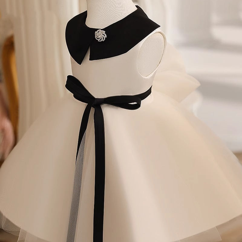Vestido Blanco de Princesa para Niña con Moños | Imagen 2 | My Store Plus