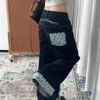 Jean droit avec détails à carreaux style rétro